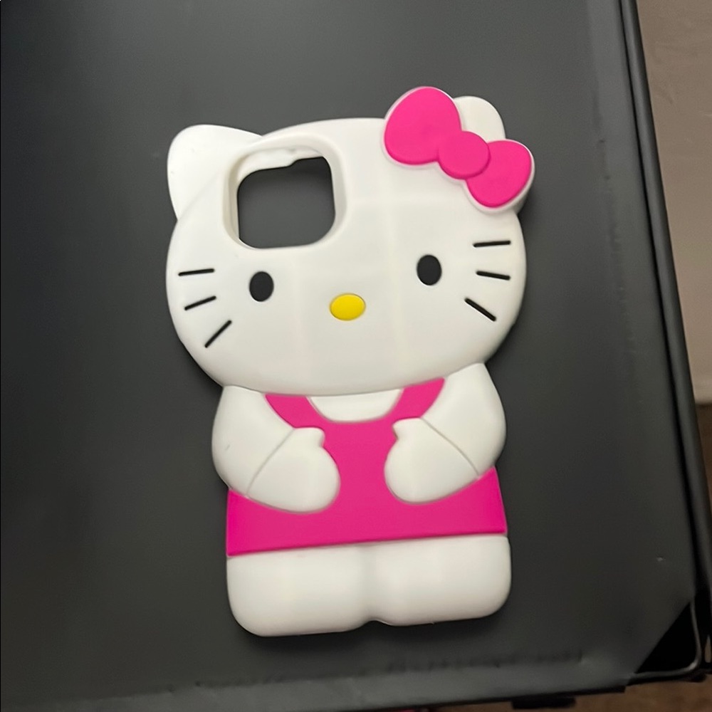 Hello kitty iPhone 13 case